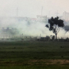 Người dân đốt rơm gần sân bay Nội Bài