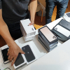 iPhone 11 xách tay về Việt Nam giá rẻ, cháy hàng ngay trong đêm