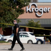 Xả súng khiến 13 người bị thương ở cửa hàng Mỹ, nhân viên trốn trong tủ đông