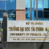 Sinh viên trường Tài chính Sài Gòn phản ứng quy định 'mặc áo thun có cổ'