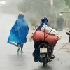 Lũ quét ào ạt đổ về sau mưa lớn, Hà Tĩnh khẩn cấp di dời dân