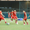 Bão đổ bộ Oman, tuyển Việt Nam tập trên mặt sân thiếu chất lượng