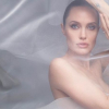 Angelina Jolie thể hiện sự nổi loạn