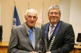 Cụ ông 107 tuổi tiết lộ bí quyết sống thọ