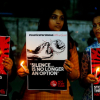 Cô gái Ấn Độ bị hai kẻ tấn công tình dục thiêu sống