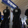 Hai người mang súng giả gây hoảng loạn ở sân bay Pháp