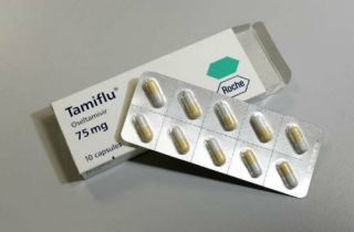 Cúm A vào mùa, giá Tamiflu tăng gấp ba