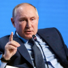 Tổng thống Putin tin biến thể Omicron là 