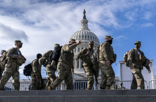 Vệ binh Quốc gia bám trụ Washington tới phiên tòa luận tội Trump