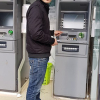 Hai cây ATM bị cài 