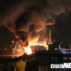 Ảnh: Hiện trường tàu chở hơn 2.000 tấn dầu cháy ngùn ngụt trong đêm ở Hải Phòng