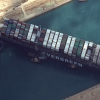 Nỗ lực giải cứu tàu mắc kẹt ở kênh Suez tiếp tục thất bại