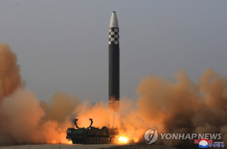 Vụ Triều Tiên phóng tên lửa và thách thức mới của Tổng thống Mỹ