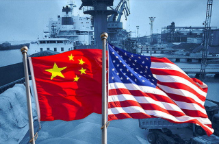 Donald Trump thẳng tay, Trung Quốc cứng giọng: Thế giới căng thẳng, lo ngại
