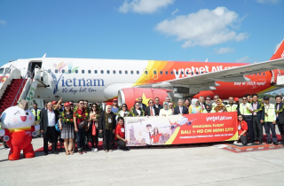 Các đại sứ và Tổng lãnh sự các nước ASEAN tại Việt Nam bay cùng Vietjet trên chuyến bay đầu tiên đến Bali