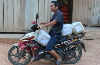 Hàng trăm hộ dân Nghệ An thiếu nước sinh hoạt trong nắng nóng 40 độ