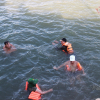 Mặc biển cấm, dân Hạ Long đua nhau tắm tại bãi tự phát mùa nóng