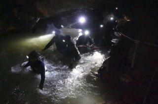 Những nguy hiểm rình rập thiếu niên Thái Lan chờ được giải cứu khỏi hang