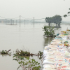 Hà Nội: Dân sông Bùi giám hộ đê từng phút lo nước tràn vào