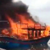 Đang sửa chữa, tàu cá hơn 1 tỉ đồng bất ngờ cháy dữ dội
