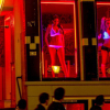 Gái mại dâm Amsterdam đấu tranh giữ phố đèn đỏ