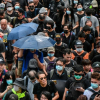 Người biểu tình Hong Kong chống lệnh cảnh sát