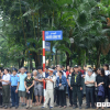 Người dân bật khóc tiễn đưa Chủ tịch nước Trần Đại Quang về quê nhà