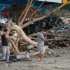 Hàng trăm tù nhân vượt ngục vì động đất Indonesia