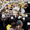 Một triệu người xem Giáo hoàng chủ trì Thánh lễ