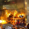 Người biểu tình Hong Kong đốt phá ga tàu điện ngầm