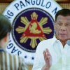 Nhận lời hứa hẹn khai thác dầu khí từ Trung Quốc, ông Duterte định phớt lờ phán quyết Biển Đông