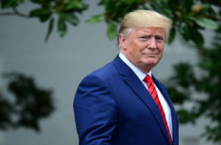 Trump tính khoá dòng vốn Mỹ đổ vào Trung Quốc