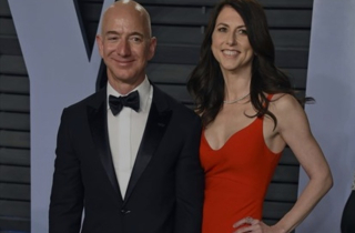 Vợ cũ của tỉ phú Jeff Bezos thành người phụ nữ giàu nhất thế giới
