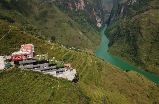 Nghĩ về ngôi nhà Panorama ở Mã Pì Lèng