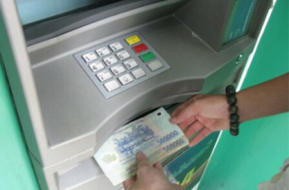 Chủ thẻ mất 29 triệu đồng trong đêm