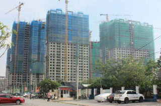 Ngập nước, kẹt xe, ô nhiễm, chung cư trung tâm mất giá