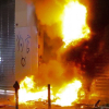 Người biểu tình Hong Kong đốt phá cửa hàng