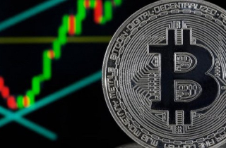 Bitcoin bùng nổ, nhiều tiền ảo tăng 