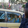 Người biểu tình vây xe chở Hoàng hậu Thái Lan