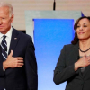 Những phụ nữ Mỹ dồn tiền cho Biden