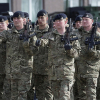 Khủng hoảng nhân sự, quân đội Anh tăng tuyển mộ người ngoại quốc