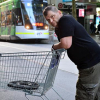 Người vô gia cư Australia được tặng hàng chục nghìn đô sau khi ngăn kẻ khủng bố