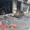 Sau tiếng nổ, lửa bùng phát thiêu rụi quán cà phê ở Hà Nội: Người nhà bắc thang sang hàng xóm thoát thân