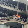 Khách sạn giữa phố cổ Hà Nội bốc cháy, du khách tháo chạy