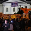 Người ủng hộ Biden tụ tập ăn mừng trước Nhà Trắng