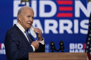 Phe Dân chủ lo sợ Biden 