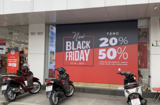 Ào ạt tung khuyến mãi Black Friday, 