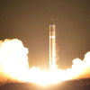 Triều Tiên bị nghi chỉnh sửa ảnh phóng tên lửa Hwasong-15
