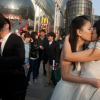 “Hôn nhân hợp tác”: Vỏ bọc giấu mình của người đồng tính Trung Quốc