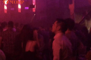 Lần đầu gặp trai lạ ở quán bar Singapore, cô gái Việt không ngừng nhung nhớ, quyết đi tìm